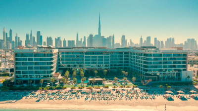 Hotel Bintang 5 di Dubai dengan Pantai Pribadi