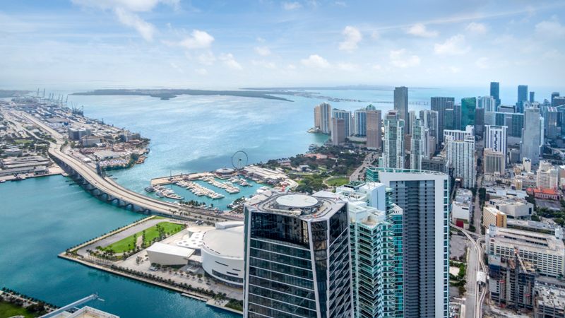 Paket Properti Eksklusif di Miami untuk Kondominium Tepi Pantai